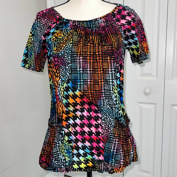 koi Tops Koi By Kathy Peterson Random Colorful Print Scrub S Poshmark